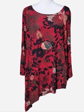 Chicos Travelers Size Large Asymmetric Hem Top Dark Romantic Floral Whimsigoth